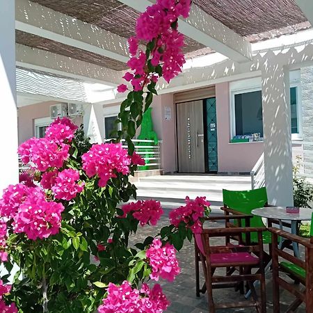 Nigdeli Studios Σταυρός Εξωτερικό φωτογραφία