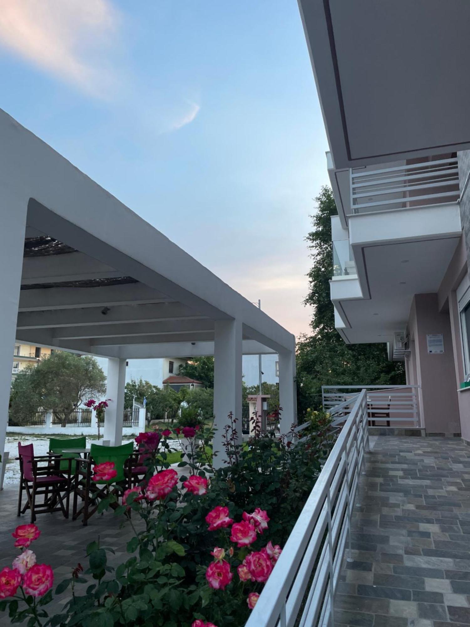 Nigdeli Studios Σταυρός Εξωτερικό φωτογραφία